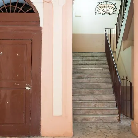 Art Centro דירה